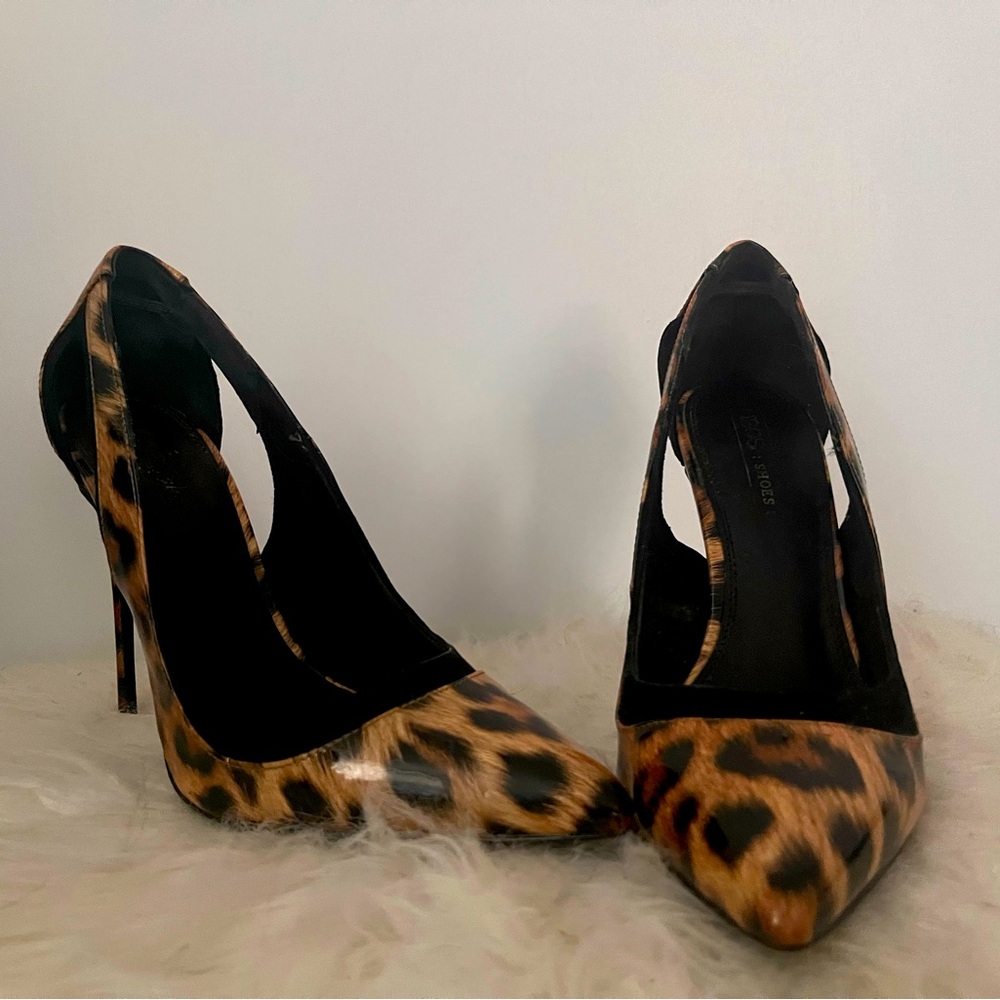 ASOS DESIGN Peaky stiletto pumps in leopard